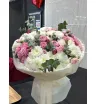 Сборный премиум букет из хризантем, кустовой пионовидной розы и эвкалипта