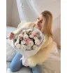 Стойкий букет хризантем и диантусов