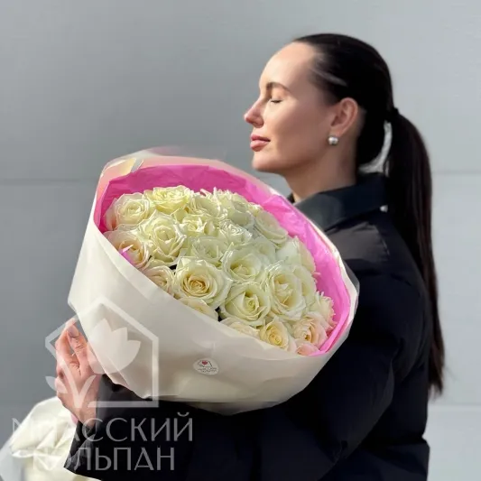 Классический букет белых роз 25