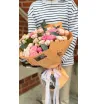 Букет пионовидных роз и эвкалипта
