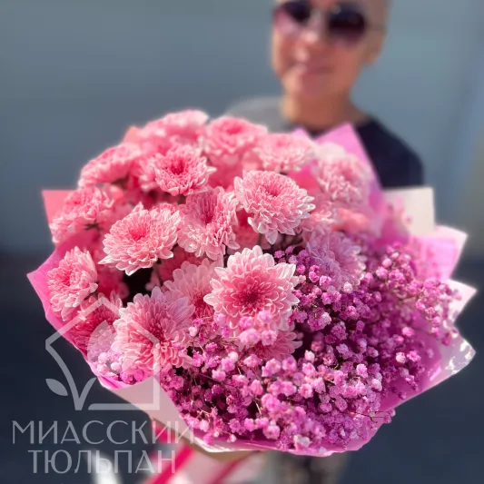 Букет микс хризантем и гипсофил
