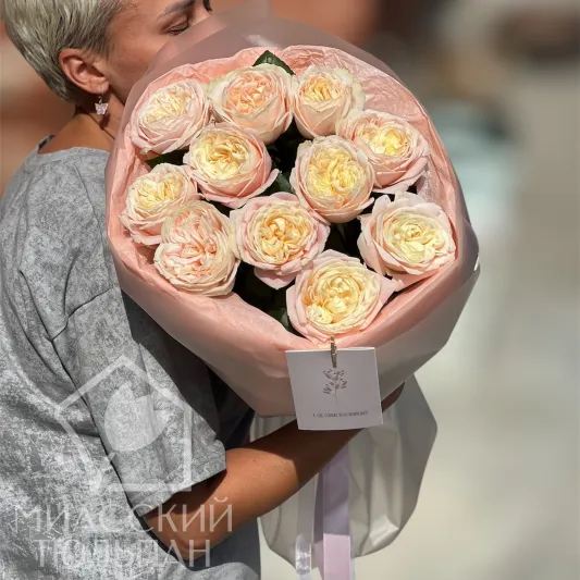 Букет пионовидной розы Priscilla