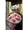 Букет пионовидных роз, гортензии и хризантем