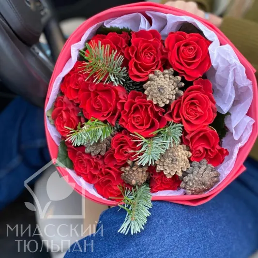 Букет из роз и нобилиса
