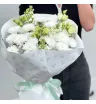 Нежный букет Хризантем, матиолы и эустомы 2
