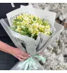 Монобукет альстромерий в оформлении