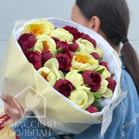Букет премиальных пионов