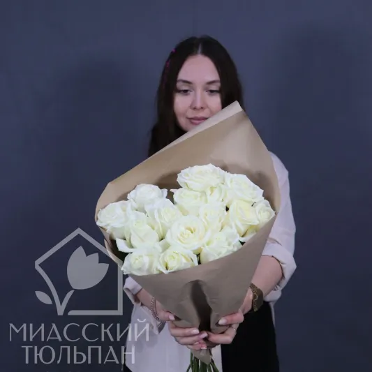 Букет из белых роз 15 шт