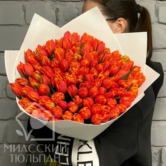 Букет из 119 тюльпанов